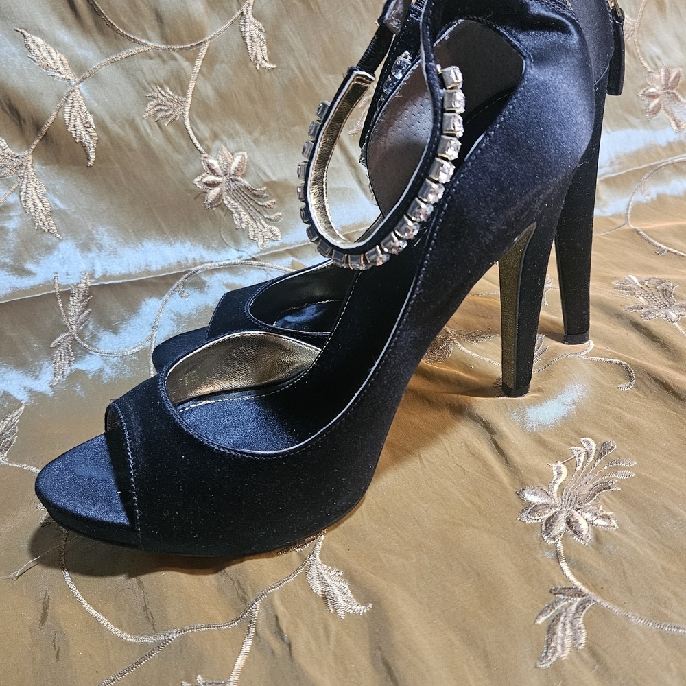 Nine West Black Heels with Gold Glitter Sole - Picture 5 of 7